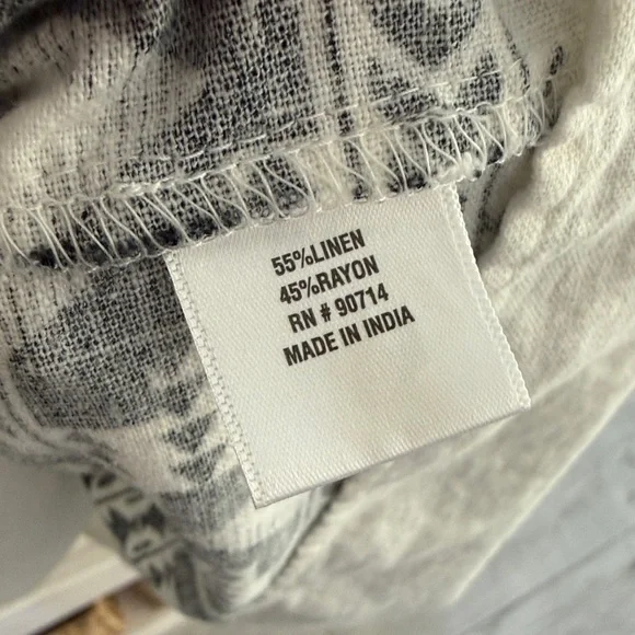 Black and White Patterned Dress - Picture 5 of 5